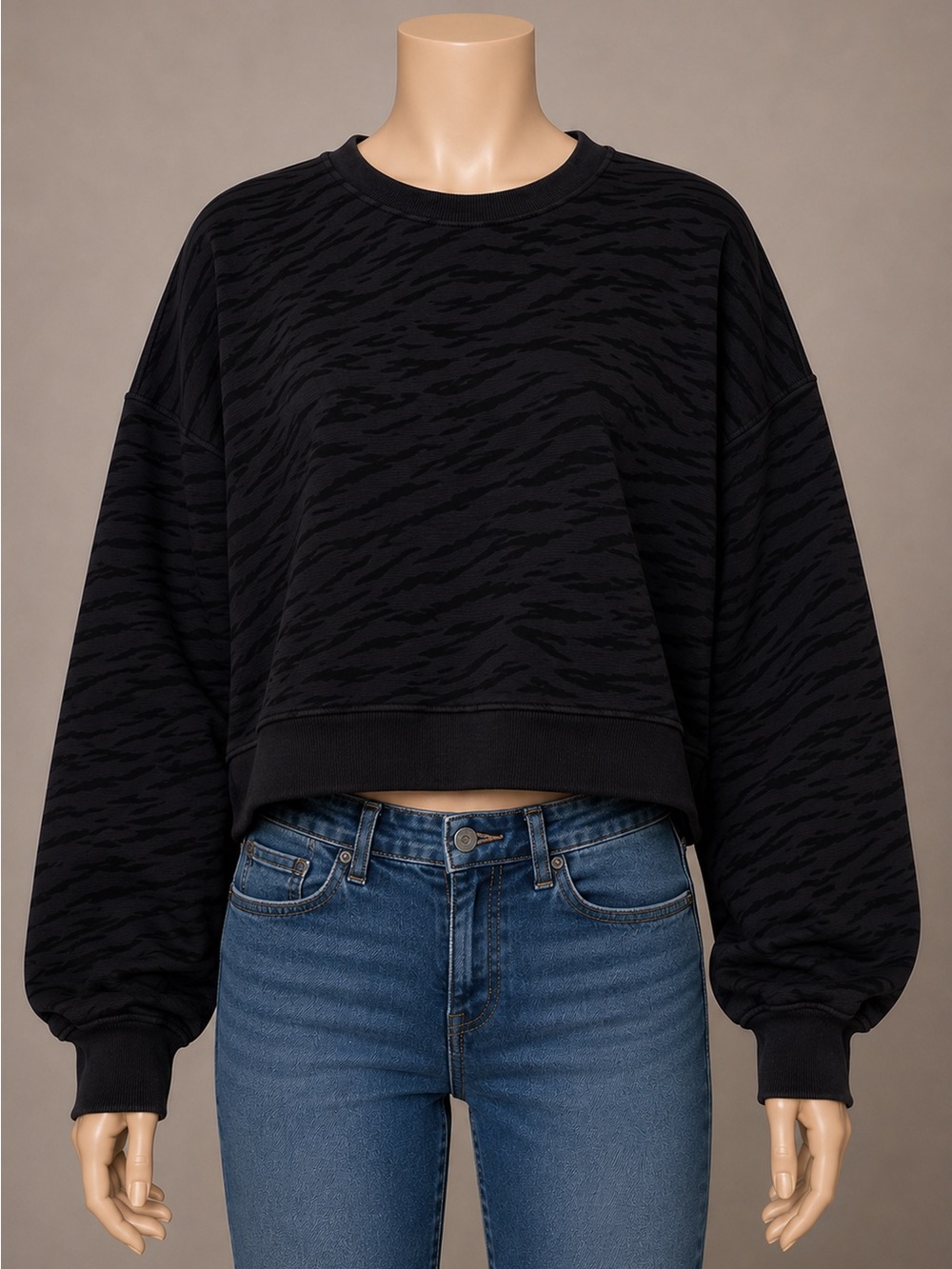 Velvet by Graham & Spencer Tiger Print Oversized Sweatshirt M